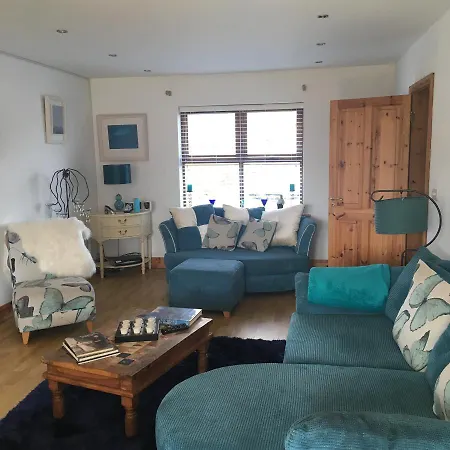 1 The Lawn Holiday home Castletownshend